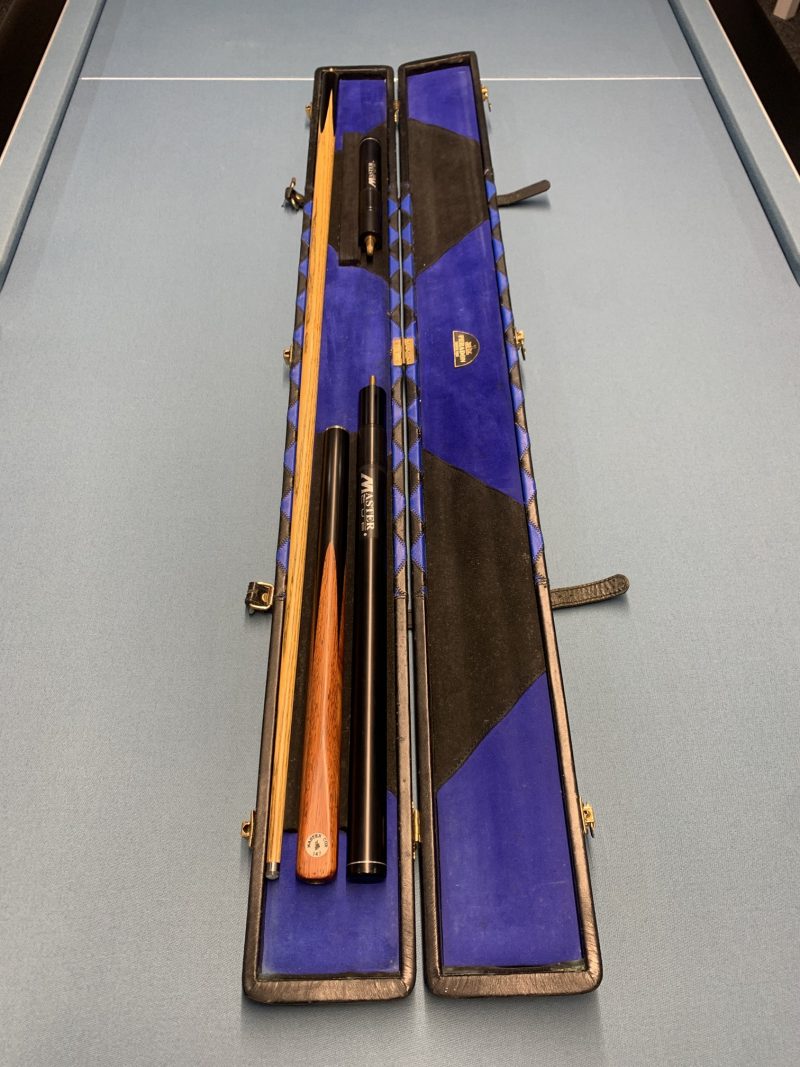 Master Cue 147 + Peradon Leather Cue Case + 2x Extensions