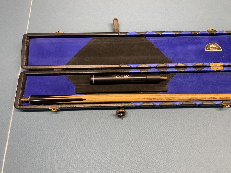 Master Cue 147 + Peradon Leather Cue Case + 2x Extensions