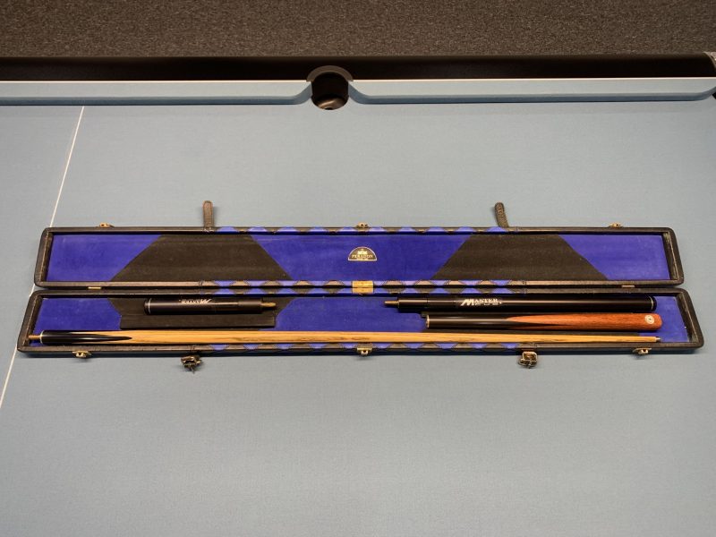 Master Cue 147 + Peradon Leather Cue Case + 2x Extensions